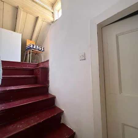 Old Town Apartment *